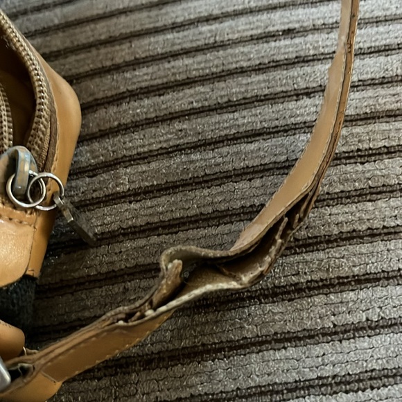 Marc Cross crossbody bag in very poor condition- metal pieces can be utilized - Picture 2 of 3